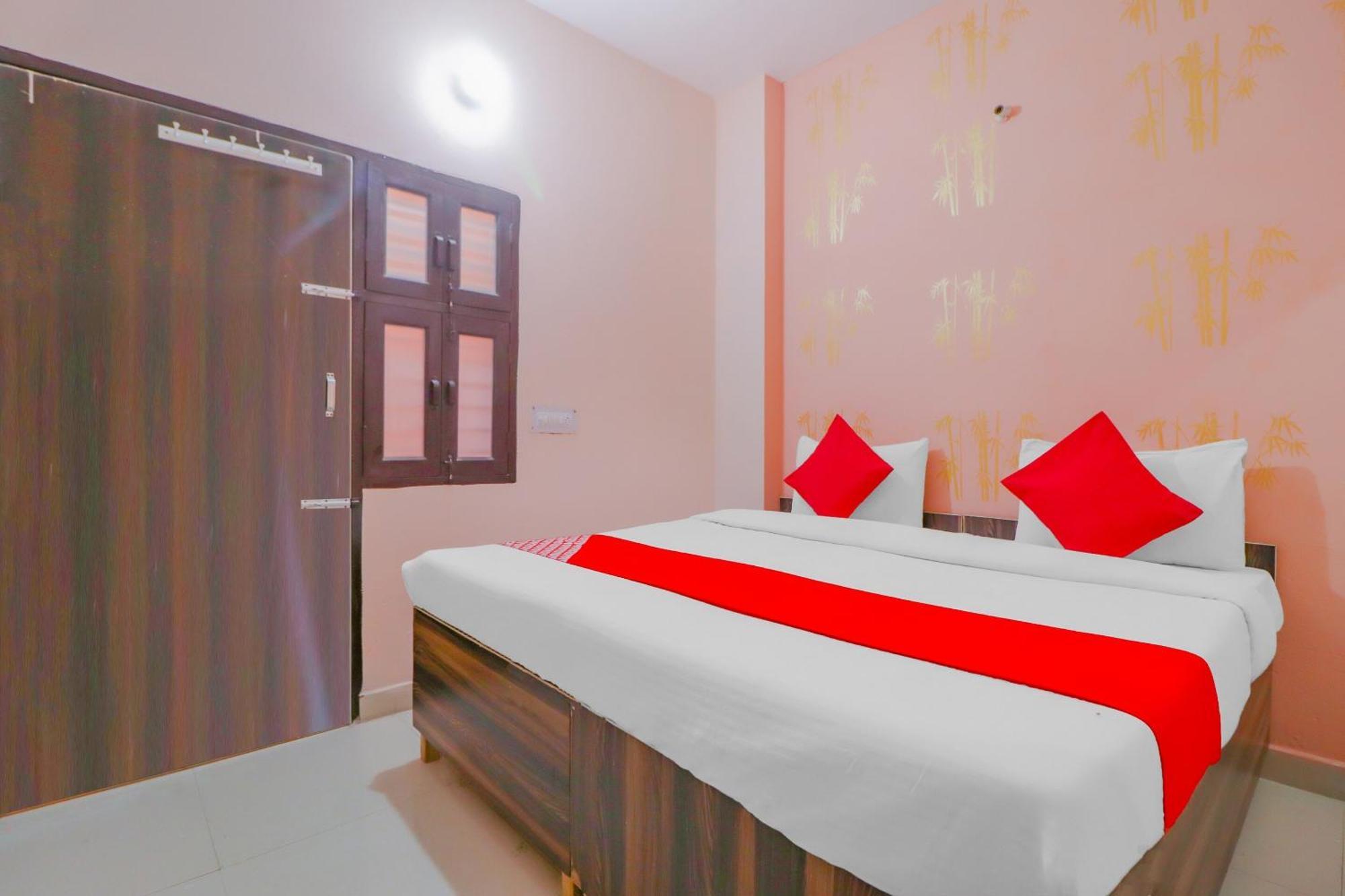 Hotel O Bhardwaj Guest House Garhi Harsaru Bagian luar foto