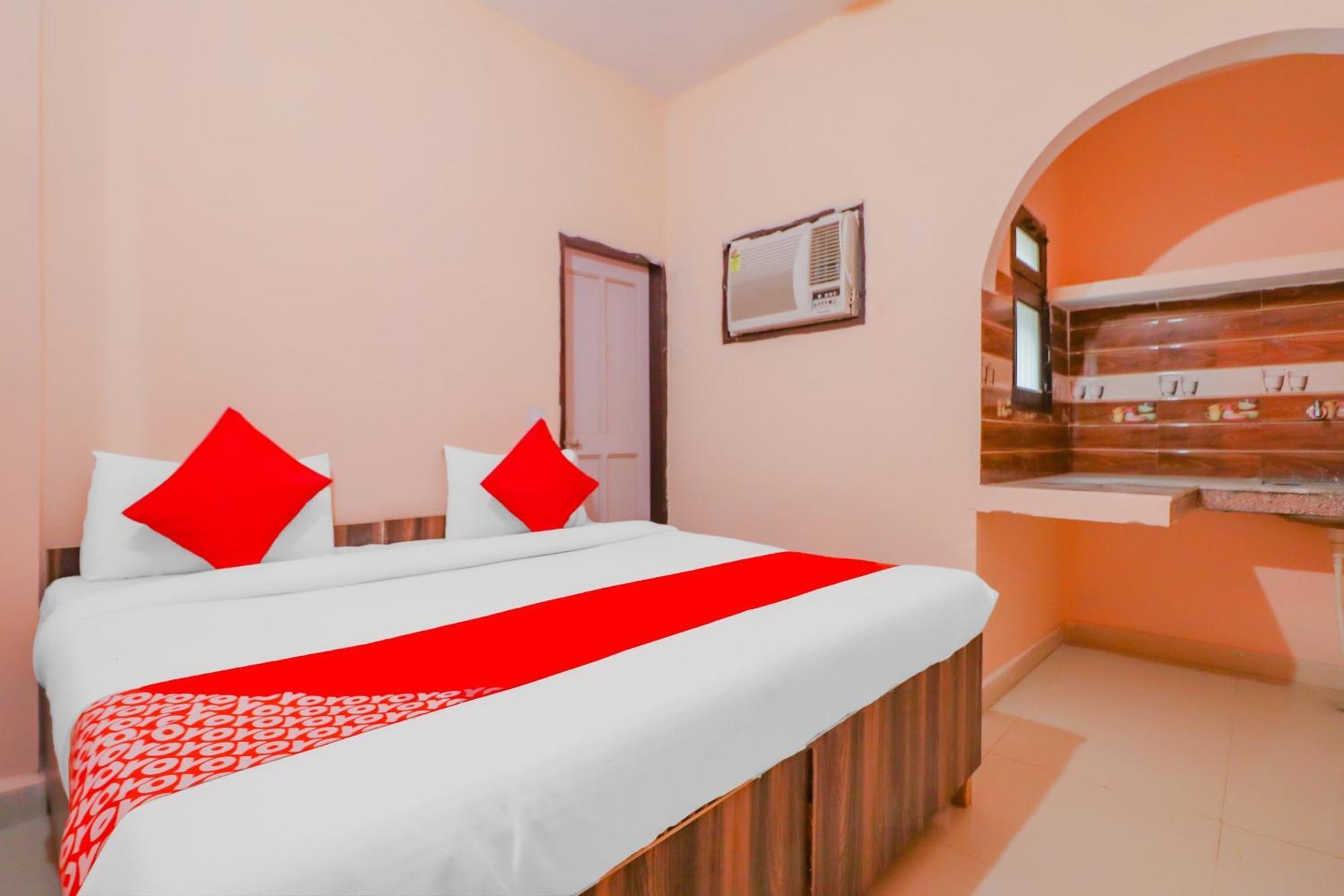 Hotel O Bhardwaj Guest House Garhi Harsaru Bagian luar foto